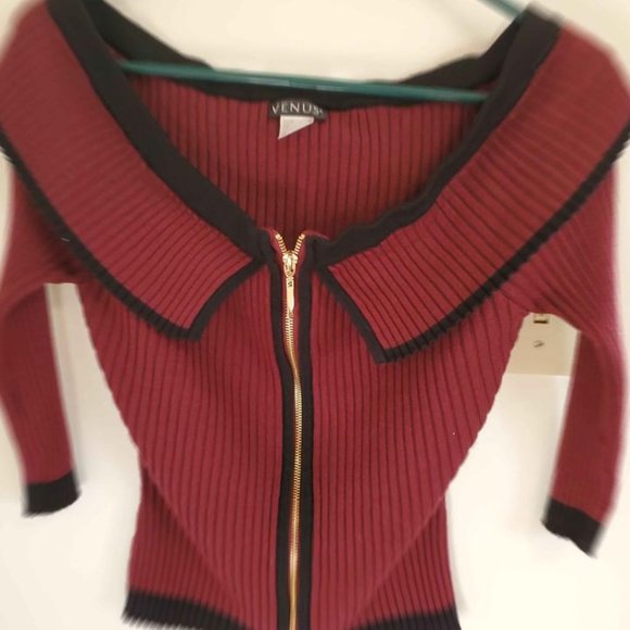 VENUS Sweaters - Venus Burgundy and black trim zippered Sweater Small